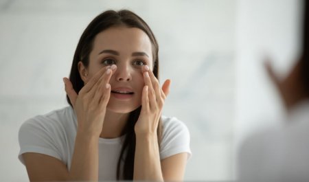 Kaip drėkinti akių srities odą?